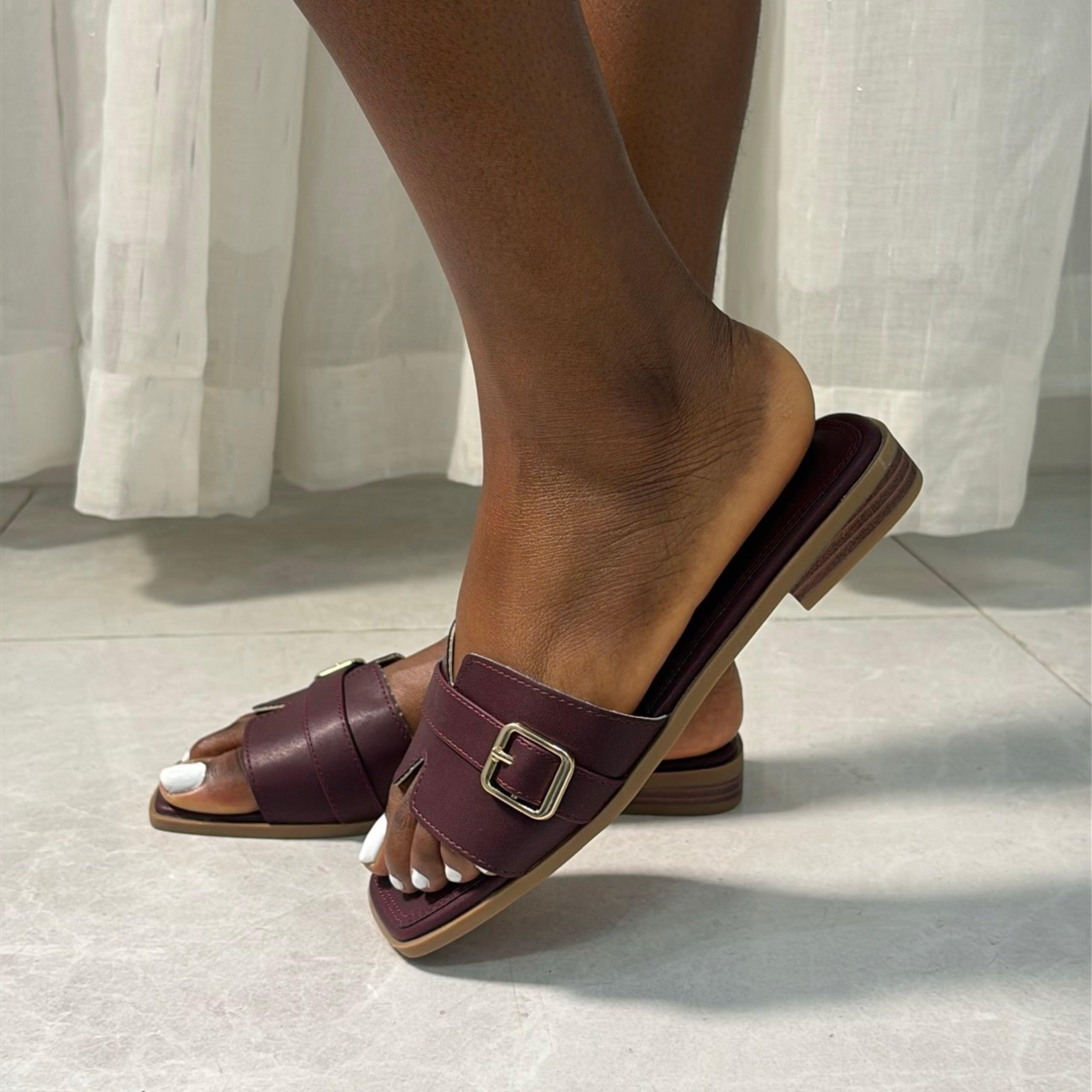 NW Buckle Detail Slide in Burgundy